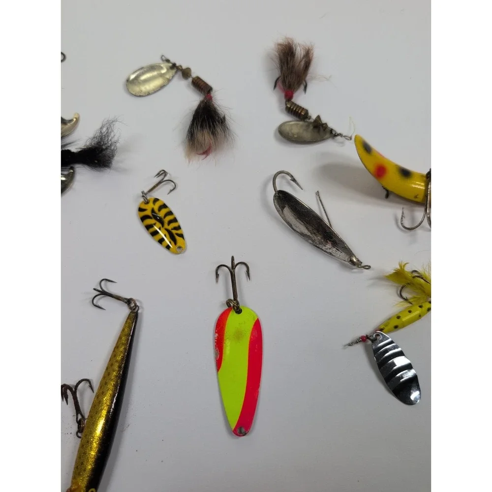 Fishing Lure Lot of‎ 17 Vintage